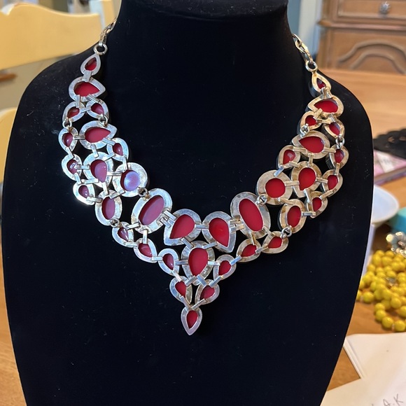 Vintage Red Coral Necklace, Beautifully Set in Sterling Silver! - Picture 3 of 4